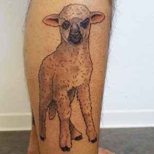 Buntes Lamm Tattoo